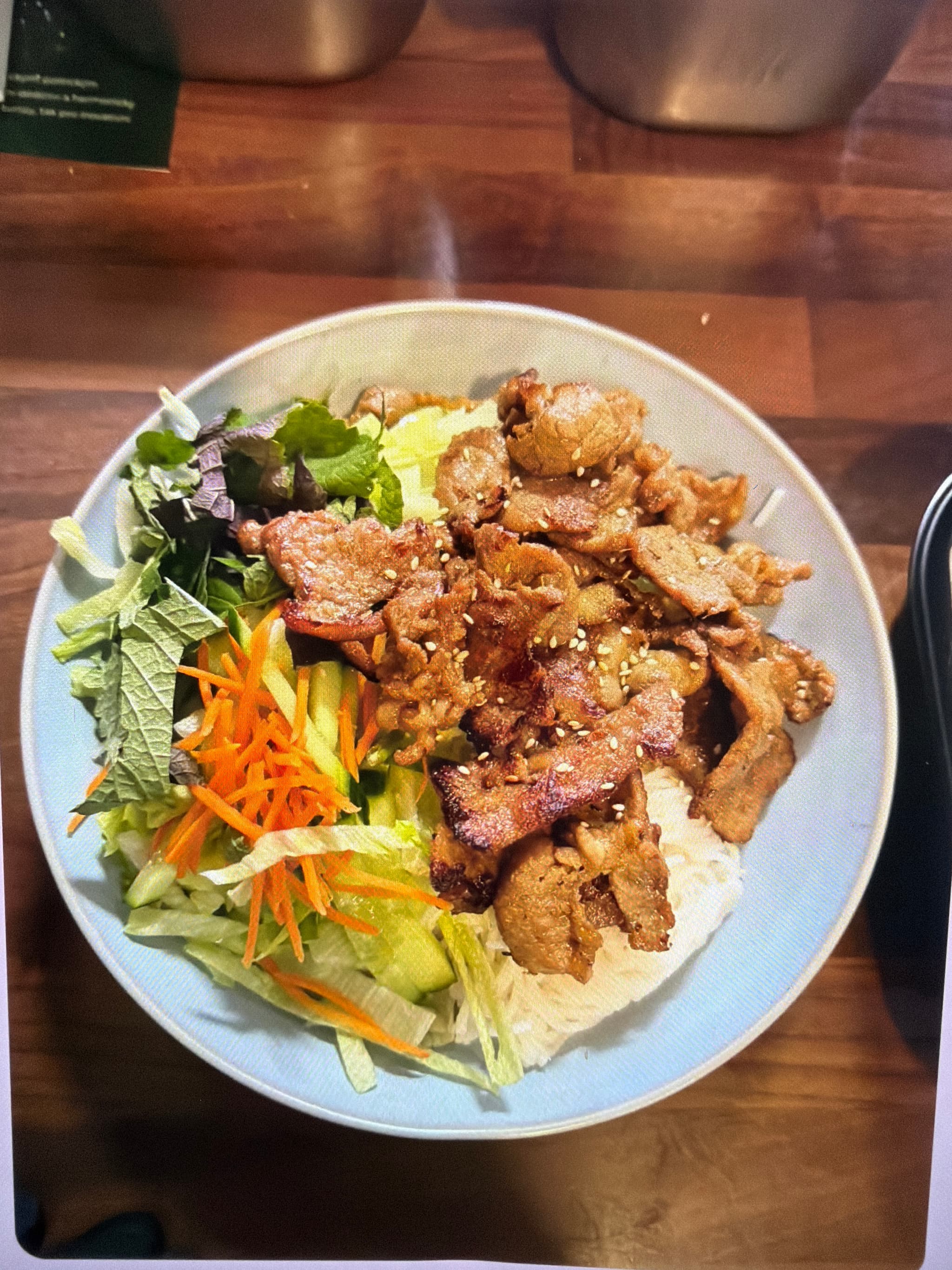 Grilované vepřové maso s nudlemi "Bun Cha"